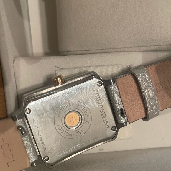 Philip stein mother of pearl watch with four additional watch bands - Picture 3 of 11